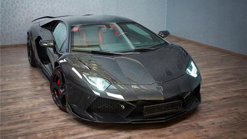 MANSORY 战斗机纹碳纤维 LP700 定制方案